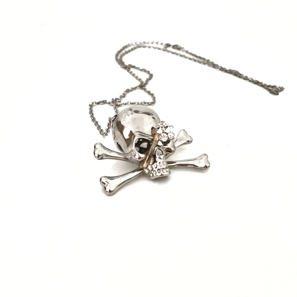 Skull necklace